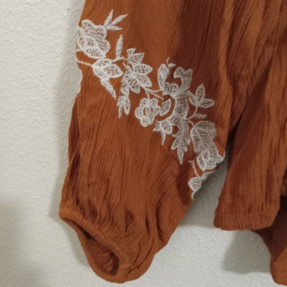 Top - Picture 5 of 11